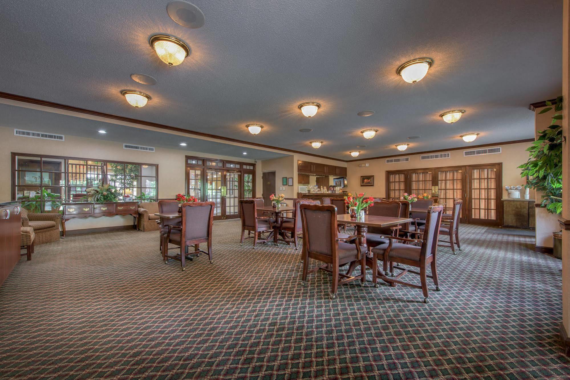 Red Roof Inn & Suites Albany, Ga Dış mekan fotoğraf